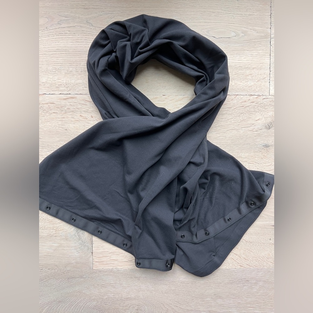Lululemon Vinyasa Scarf *Rulu (Black) - Picture 6 of 8